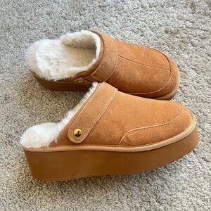 Cozy Tan Suede Platform Clogs. Size 9